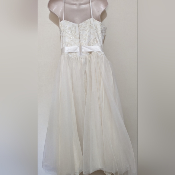 Dave and Johnny sleeveless  cream gold Dress women's size 13-14 - Picture 3 of 10